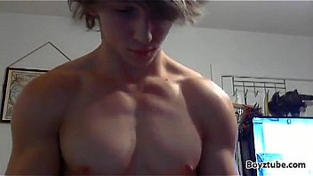 Fuckboi wanking very hot