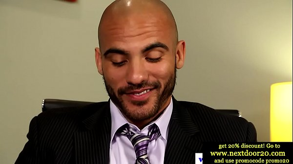 Blindfolded amateur jock rubs bosses muscles