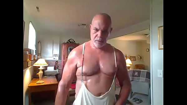 BIGJIM FLEXES AND CUMS FOR A CAM FAN