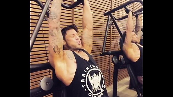 Duncan James In The Gym