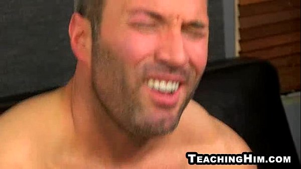 Muscular hunk Brock Landon getting fucked anally