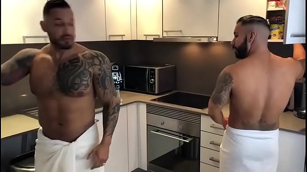 Noel Santoro y Viktor Rom se despiertan cachondon en la mañana