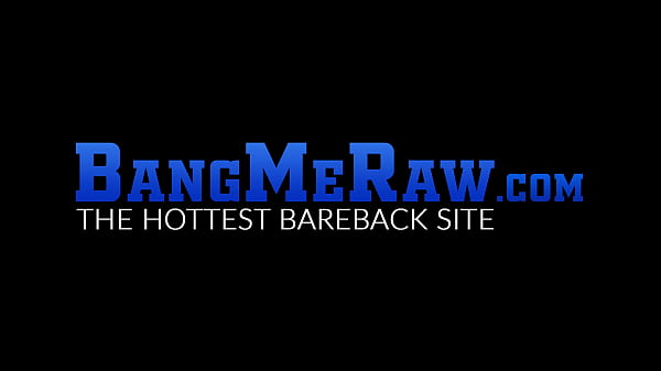 Muscular hunks perform blowjobs and bareback stuffing too