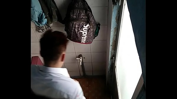 quay lén trai cu bự và trắng tắm ở phòng gym quận Tân Phú