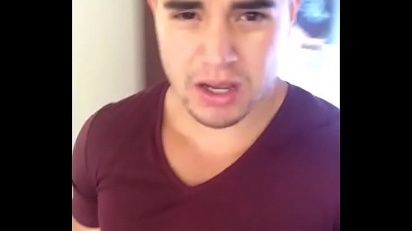 Chacalito mandando besos